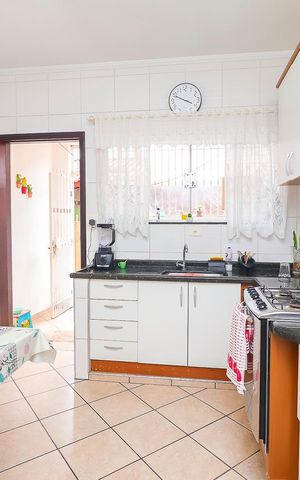Casa para alugar com 150m², 2 quartos e 2 vagasCozinha