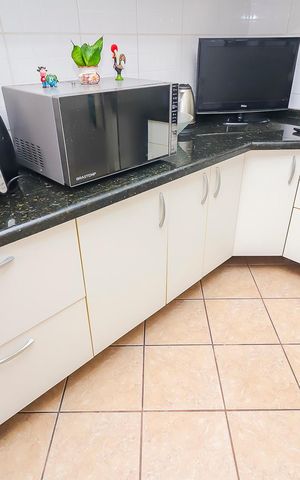 Casa para alugar com 150m², 2 quartos e 2 vagasCozinha - Armários
