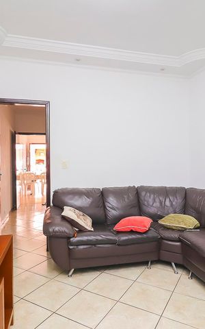 Casa para alugar com 150m², 2 quartos e 2 vagasSala