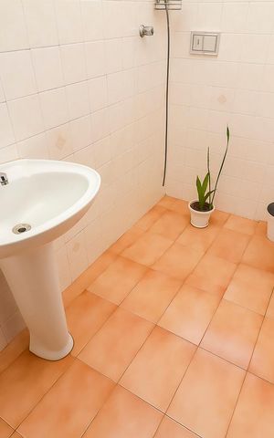 Casa para alugar com 150m², 2 quartos e 2 vagasBanheiro Social