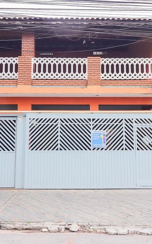 Casa para alugar com 150m², 2 quartos e 2 vagasFachada