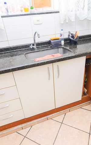 Casa para alugar com 150m², 2 quartos e 2 vagasCozinha - Armários