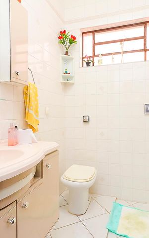 Casa para alugar com 150m², 2 quartos e 2 vagasBanheiro Social 2