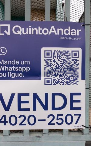 Casa à venda com 187m², 3 quartos e 3 vagas Casa à venda com 187m², 3 quartos e 3 vagasPlaquinha
