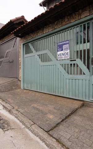 Casa à venda com 187m², 3 quartos e 3 vagas Casa à venda com 187m², 3 quartos e 3 vagasFachada e Plaquinha