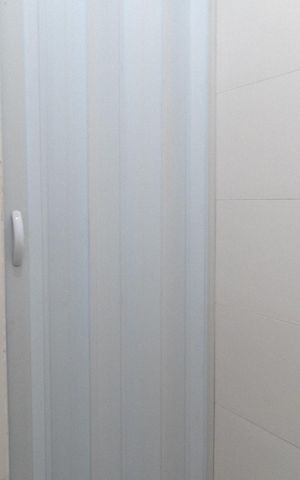 Casa à venda com 180m², 2 quartos e 2 vagas Casa à venda com 180m², 2 quartos e 2 vagasBanheiro Social