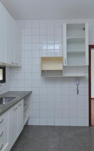 Apartamento para alugar com 121m², 4 quartos e 2 vagas Apartamento para alugar com 121m², 4 quartos e 2 vagasCozinha