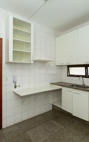 Apartamento para alugar com 120m², 4 quartos e 2 vagas Apartamento para alugar com 120m², 4 quartos e 2 vagasCOZINHA