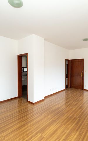 Apartamento para alugar com 120m², 4 quartos e 2 vagas Apartamento para alugar com 120m², 4 quartos e 2 vagasSALA