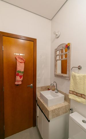 Casa à venda com 132m², 3 quartos e 2 vagas