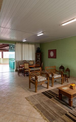 Casa à venda com 420m², 4 quartos e 3 vagas Casa à venda com 420m², 4 quartos e 3 vagasÁrea Gourmet