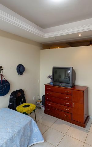 Casa à venda com 420m², 4 quartos e 3 vagas Casa à venda com 420m², 4 quartos e 3 vagasQuarto 2