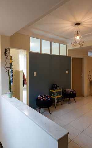 Casa à venda com 420m², 4 quartos e 3 vagas Casa à venda com 420m², 4 quartos e 3 vagasSala 1
