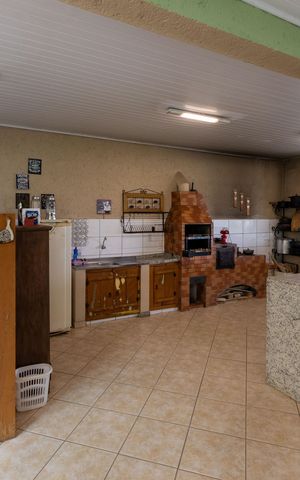 Casa à venda com 420m², 4 quartos e 3 vagas Casa à venda com 420m², 4 quartos e 3 vagasÁrea Gourmet - Churrasqueira