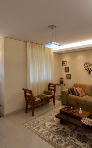 Casa à venda com 420m², 4 quartos e 3 vagas Casa à venda com 420m², 4 quartos e 3 vagasSala de Estar