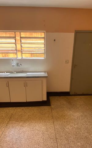 Casa para alugar com 110m², 2 quartos e 2 vagas Casa para alugar com 110m², 2 quartos e 2 vagasCozinha