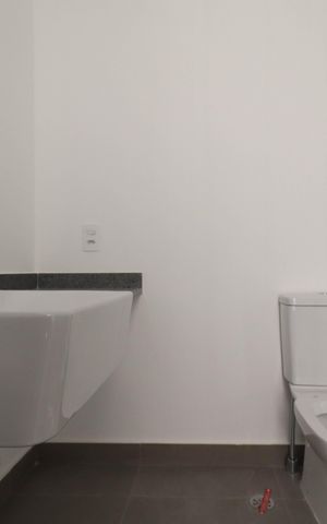 Apartamento à venda com 94m², 2 quartos e 1 vaga Apartamento à venda com 94m², 2 quartos e 1 vagaBanheiro da Suíte 1