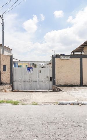 Casa à venda com 250m², 2 quartos e 5 vagasFachada