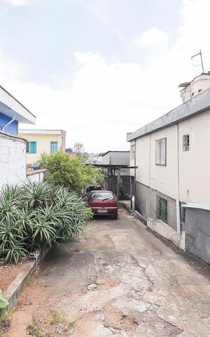 Casa à venda com 250m², 2 quartos e 5 vagasQuintal / Garagem