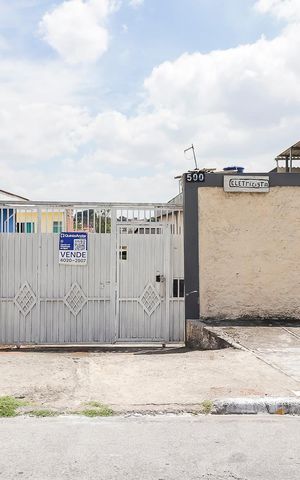 Casa à venda com 250m², 2 quartos e 5 vagasFachada