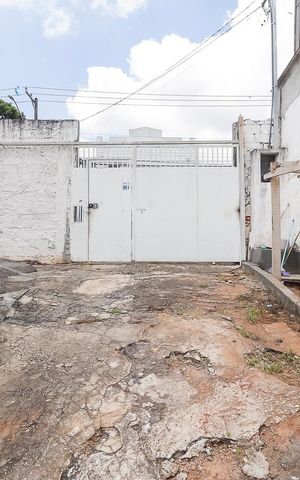 Casa à venda com 250m², 2 quartos e 5 vagasQuintal / Garagem