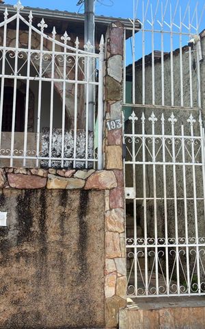 Casa para alugar com 200m², 3 quartos e sem vaga Casa para alugar com 200m², 3 quartos e sem vagaFachada