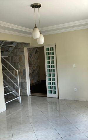 Casa para alugar com 200m², 3 quartos e sem vaga Casa para alugar com 200m², 3 quartos e sem vagaSala