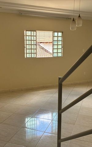 Casa para alugar com 200m², 3 quartos e sem vaga Casa para alugar com 200m², 3 quartos e sem vagaSala