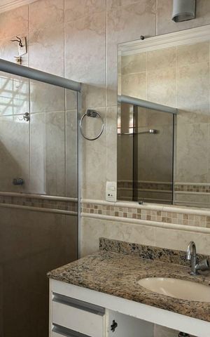 Casa para alugar com 200m², 3 quartos e sem vaga Casa para alugar com 200m², 3 quartos e sem vagaBanheiro
