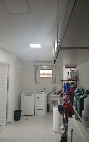 Casa de condomínio para alugar com 350m², 4 quartos e 4 vagas