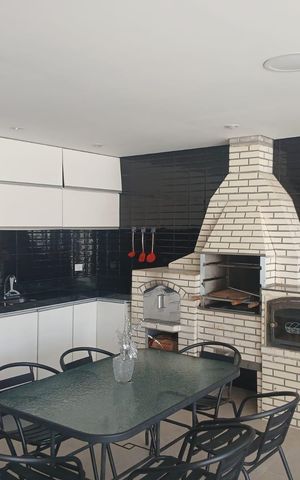 Casa de condomínio para alugar com 350m², 4 quartos e 4 vagas