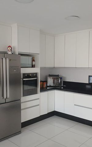 Casa de condomínio para alugar com 350m², 4 quartos e 4 vagas