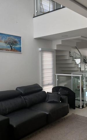 Casa de condomínio para alugar com 350m², 4 quartos e 4 vagas