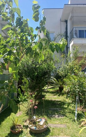 Casa de condomínio para alugar com 350m², 4 quartos e 4 vagas