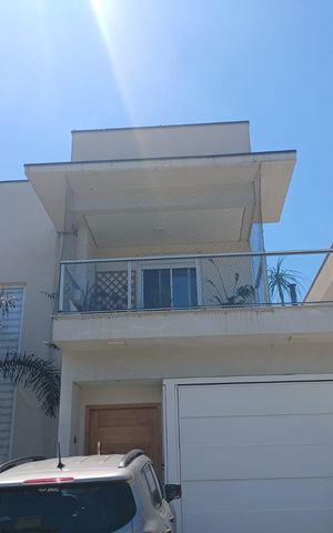 Casa de condomínio para alugar com 350m², 4 quartos e 4 vagas