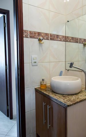 Apartamento à venda com 46m², 2 quartos e 1 vaga Apartamento à venda com 46m², 2 quartos e 1 vagaBanheiro