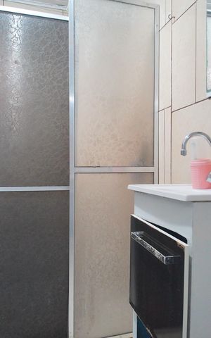 Casa à venda com 137m², 2 quartos e 2 vagasBanheiro