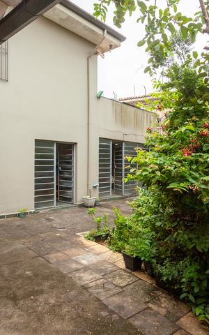 Casa à venda com 336m², 3 quartos e 4 vagasQuintal