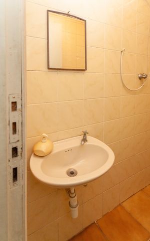 Casa à venda com 336m², 3 quartos e 4 vagasBanheiro de serviço