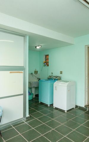 Casa à venda com 336m², 3 quartos e 4 vagasÁrea de Serviço