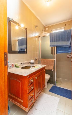 Casa à venda com 336m², 3 quartos e 4 vagasBanheiro da Suíte 2