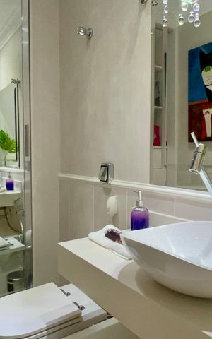 Apartamento para alugar com 200m², 3 quartos e 3 vagas Apartamento para alugar com 200m², 3 quartos e 3 vagasBanheiro