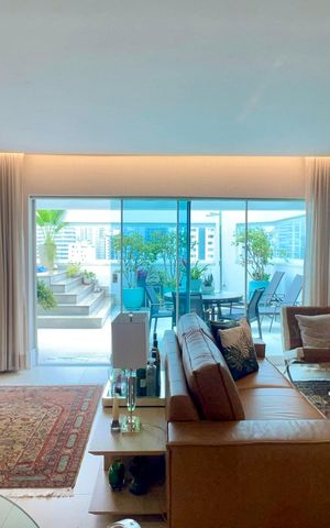 Apartamento para alugar com 200m², 3 quartos e 3 vagas Apartamento para alugar com 200m², 3 quartos e 3 vagasSala de TV