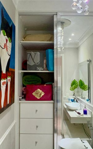Apartamento para alugar com 200m², 3 quartos e 3 vagas Apartamento para alugar com 200m², 3 quartos e 3 vagasBanheiro