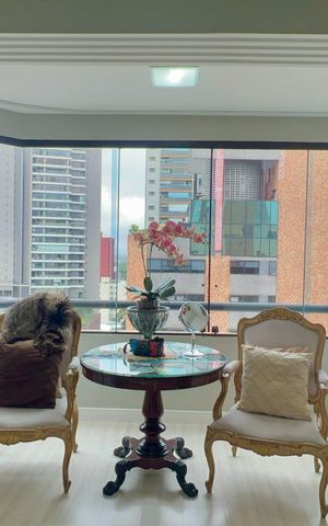 Apartamento para alugar com 200m², 3 quartos e 3 vagas Apartamento para alugar com 200m², 3 quartos e 3 vagasSuite
