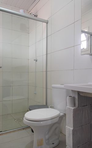 Casa à venda com 80m², 2 quartos e 2 vagasBanheiro da Suíte