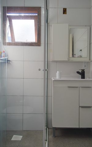Casa à venda com 80m², 2 quartos e 2 vagasBanheiro 