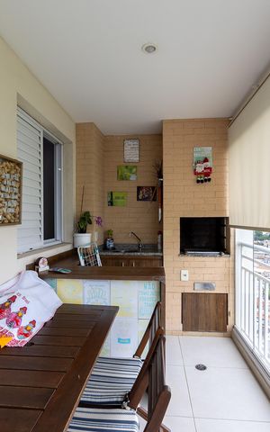 Apartamento à venda com 105m², 3 quartos e 2 vagas Apartamento à venda com 105m², 3 quartos e 2 vagasVaranda