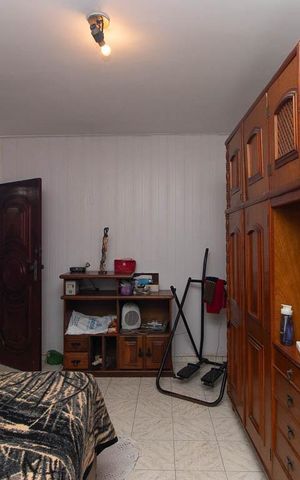 Casa à venda com 200m², 4 quartos e 2 vagasQuarto Suíte