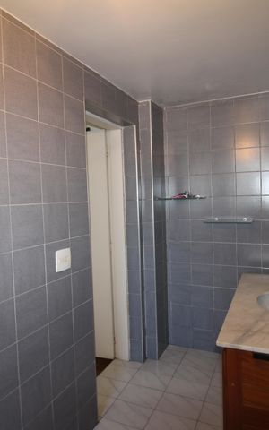 Casa para alugar com 250m², 3 quartos e 2 vagasBanheiro 1